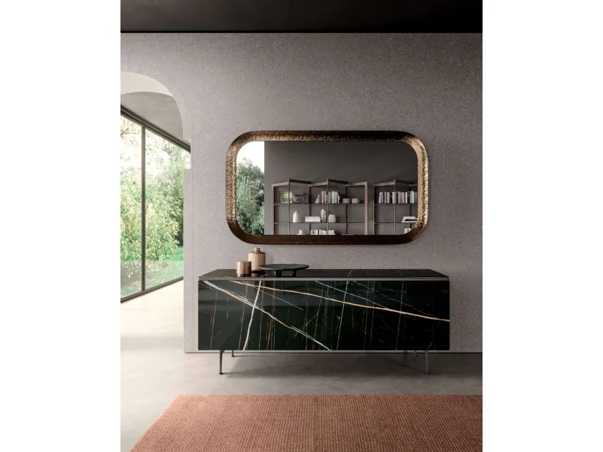 Madia moderna in marble glass Calacatta Gold lucido con piedini in metallo Plana di Ozzio