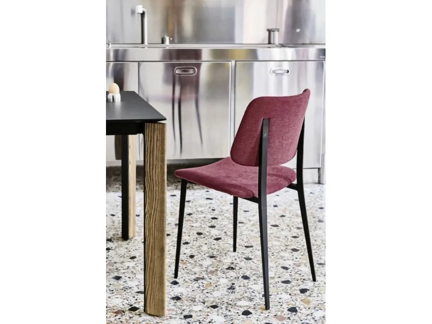 Sedia Joe in tessuto con gambe in metallo di Sedie Brianza