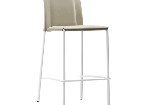 Sgabello in cuoio Silvy di Midj