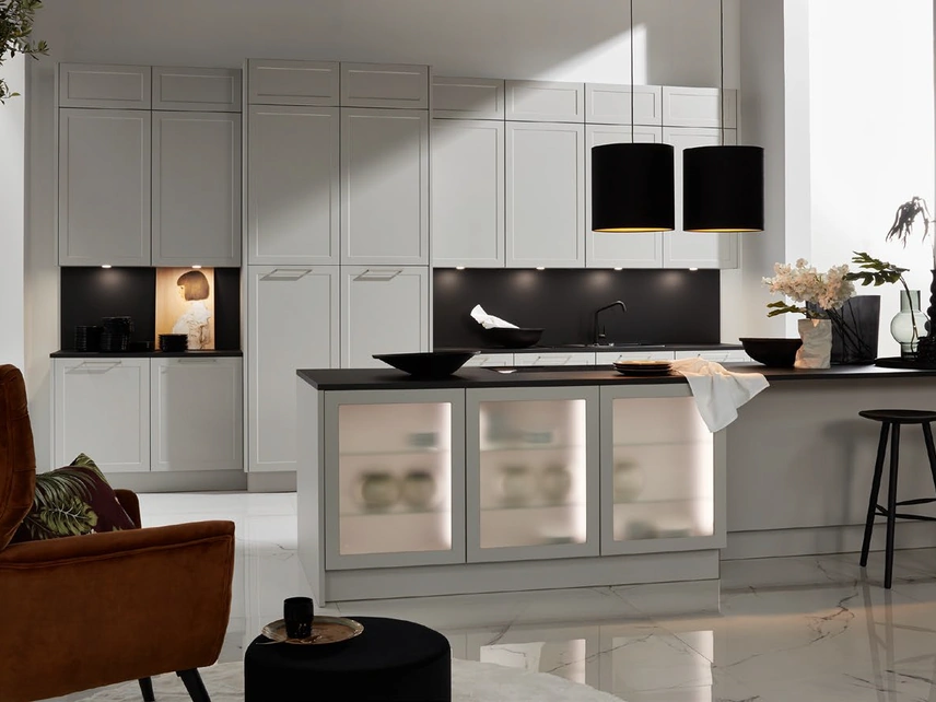 Cucina su misura con penisola Country Focus Grigio Platino di Nolte